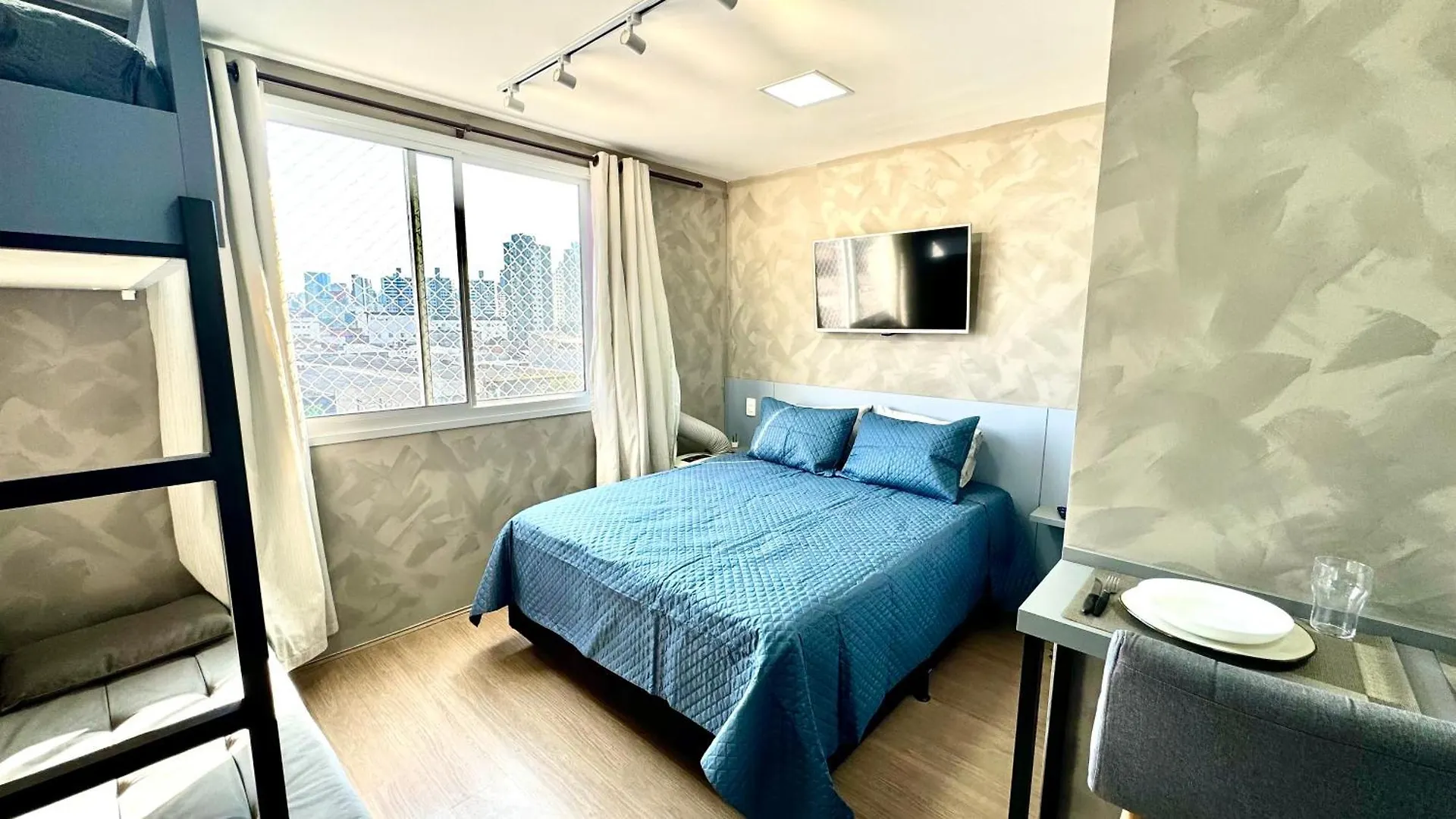 Daire Encantador Apartamento Em Frente Ao Metro Bras ! - Rua Coronel Mursa, 56 - Bras Sao Paulo